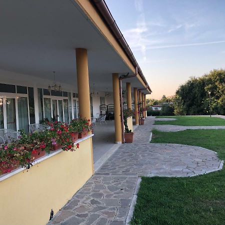 Agriturismo "Lo Zafferano" Aprilia Kültér fotó