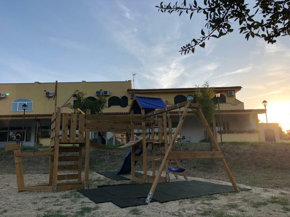 Agriturismo "Lo Zafferano" Aprilia Kültér fotó